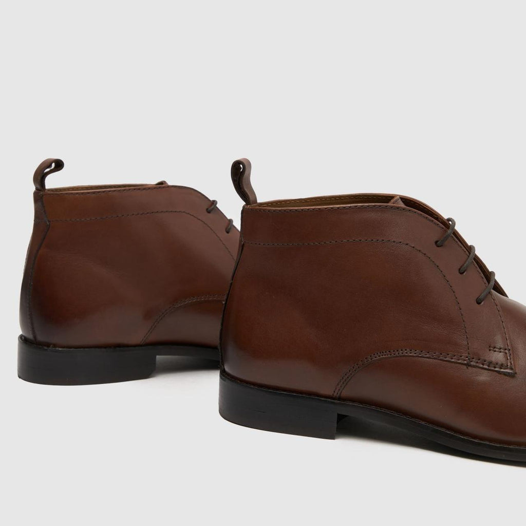 Dez Smart Chukka in Brown