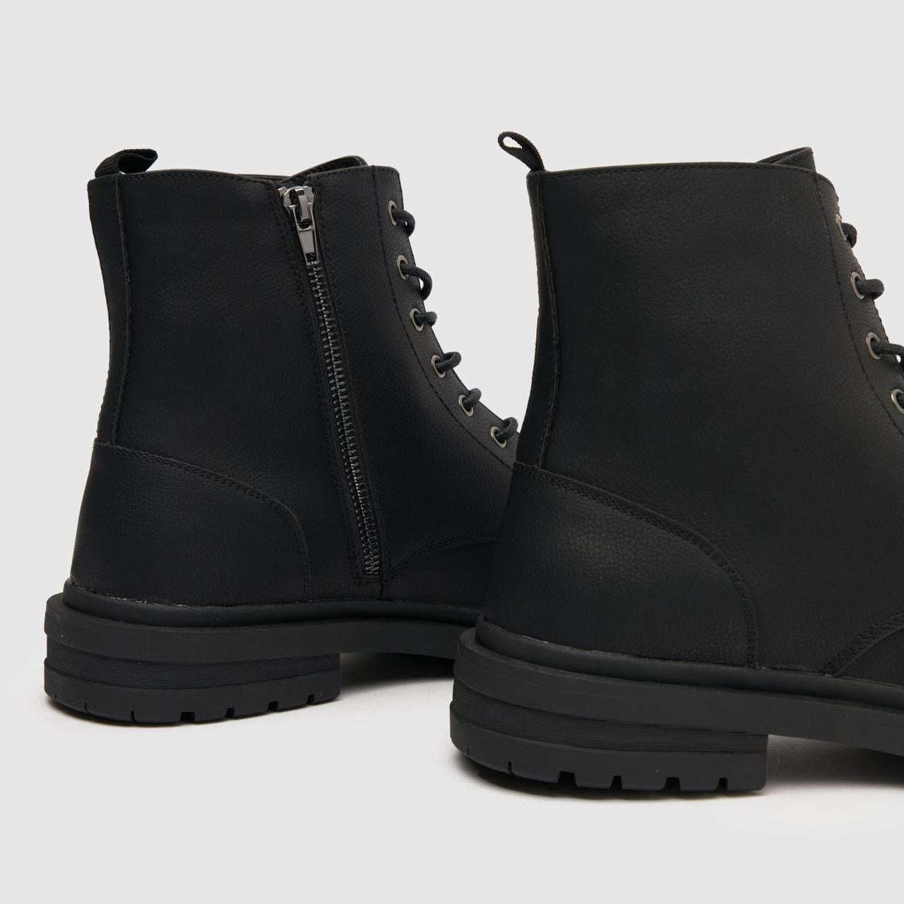 Duncan Lace Up in Black